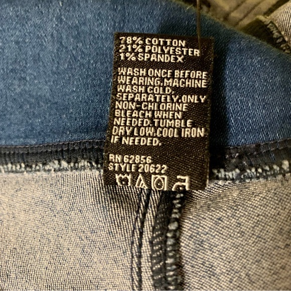 NWOT HUE Denim Leggings - Picture 5 of 12